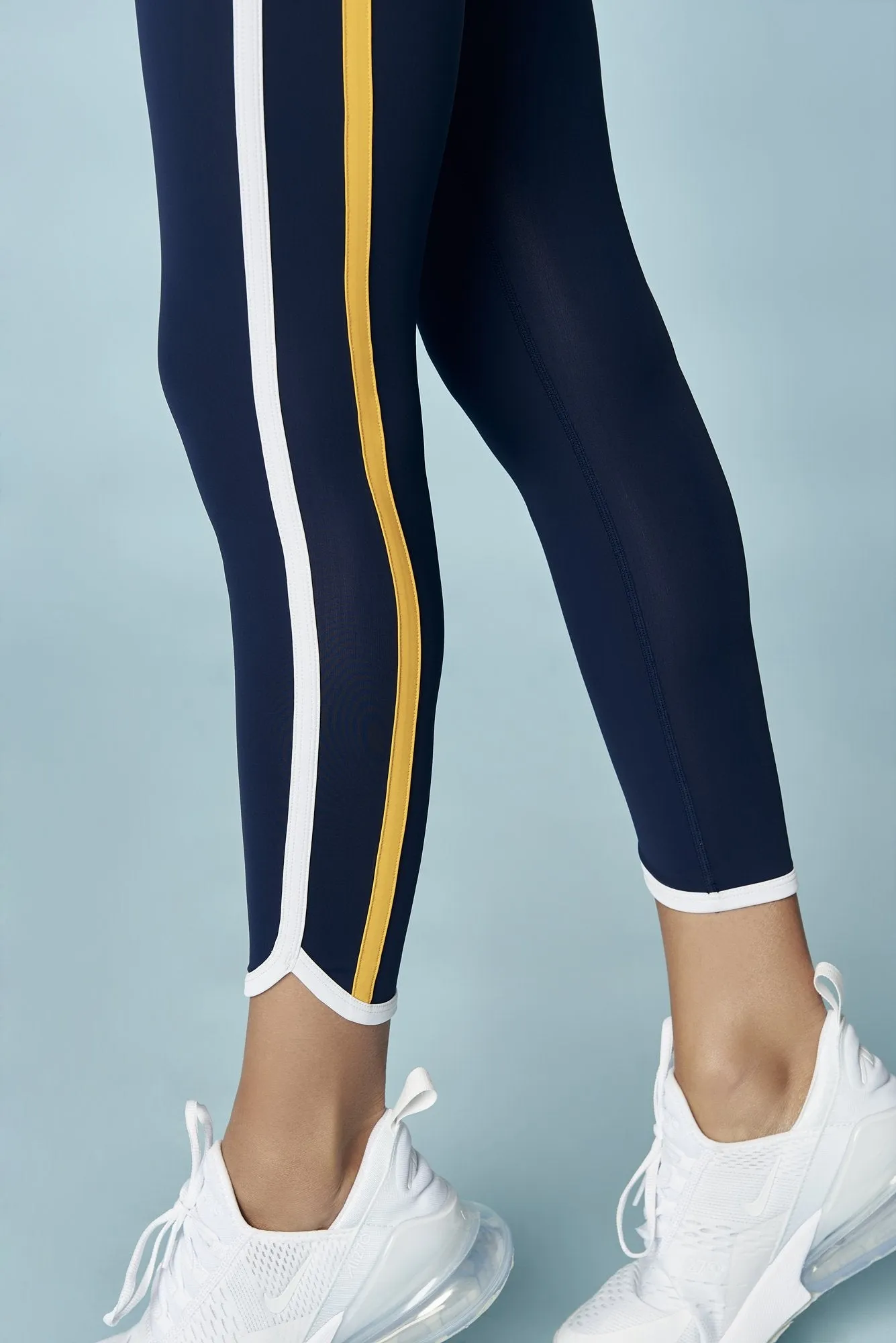 Align Curve Hem Legging