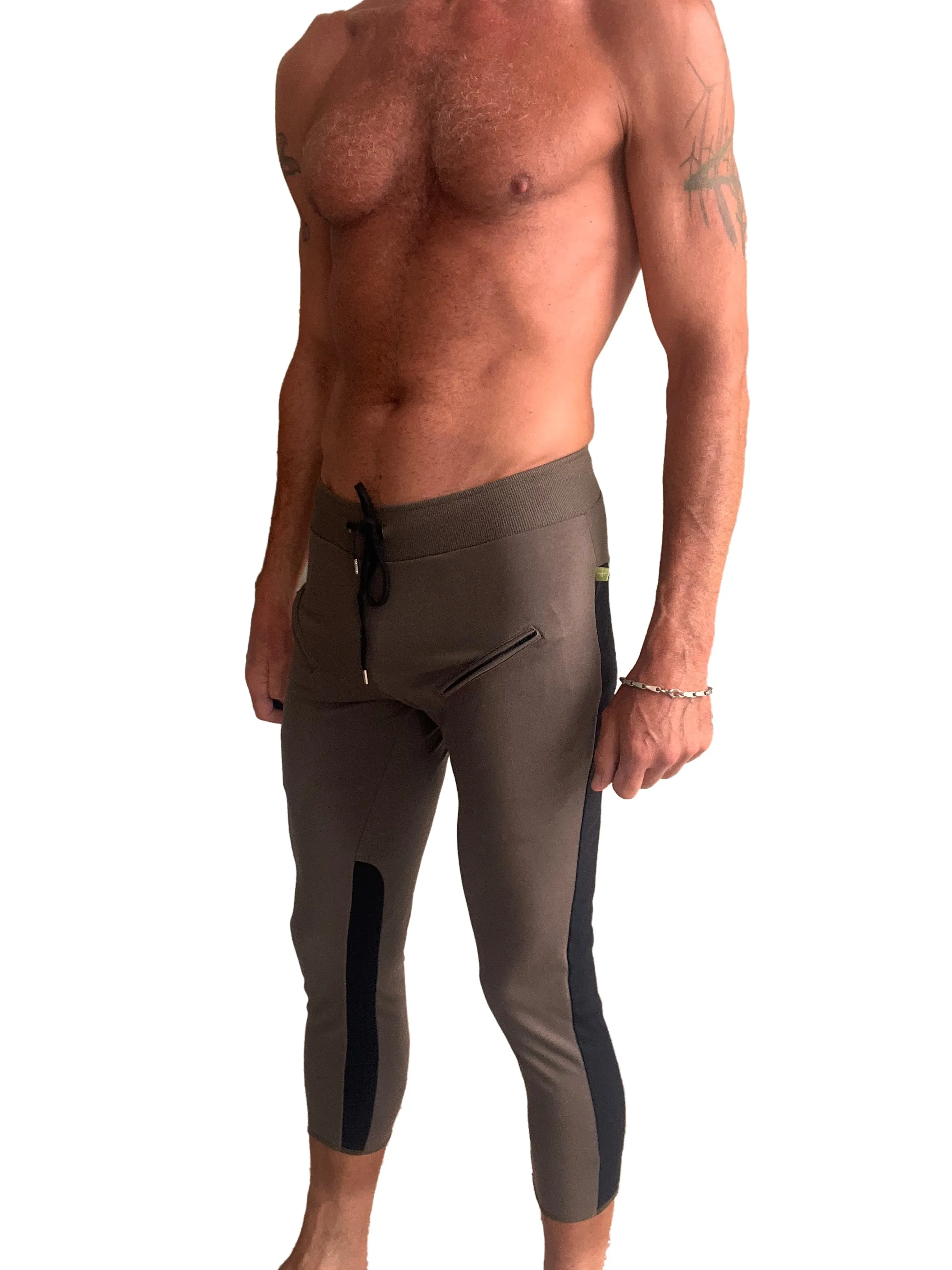 Mens 4/5 Zipper Pocket Capri Yoga Pants (ARMY Green w/Black)