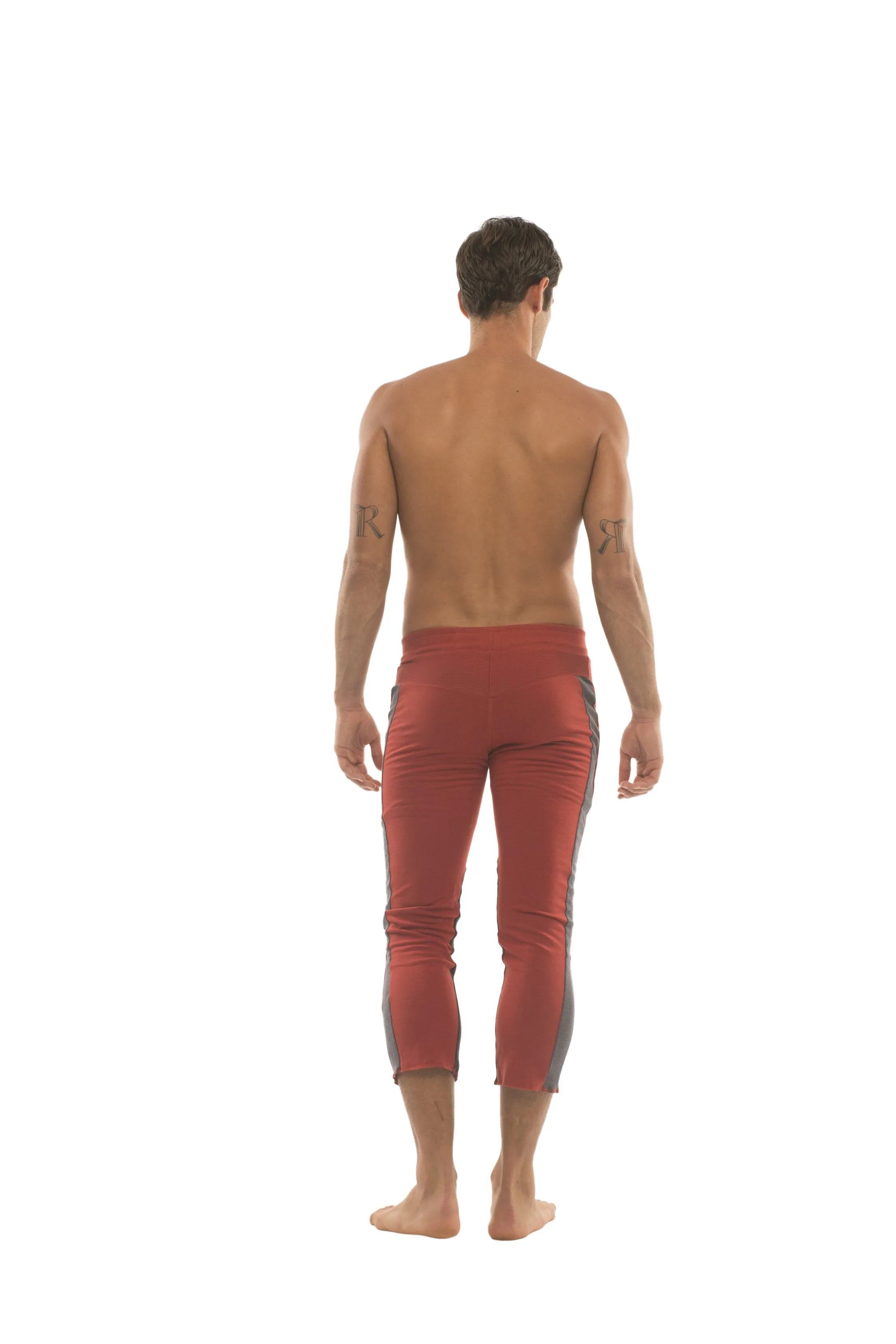 Mens 4/5 Zipper Pocket Capri Yoga Pants (RED w/Charcoal & Black)