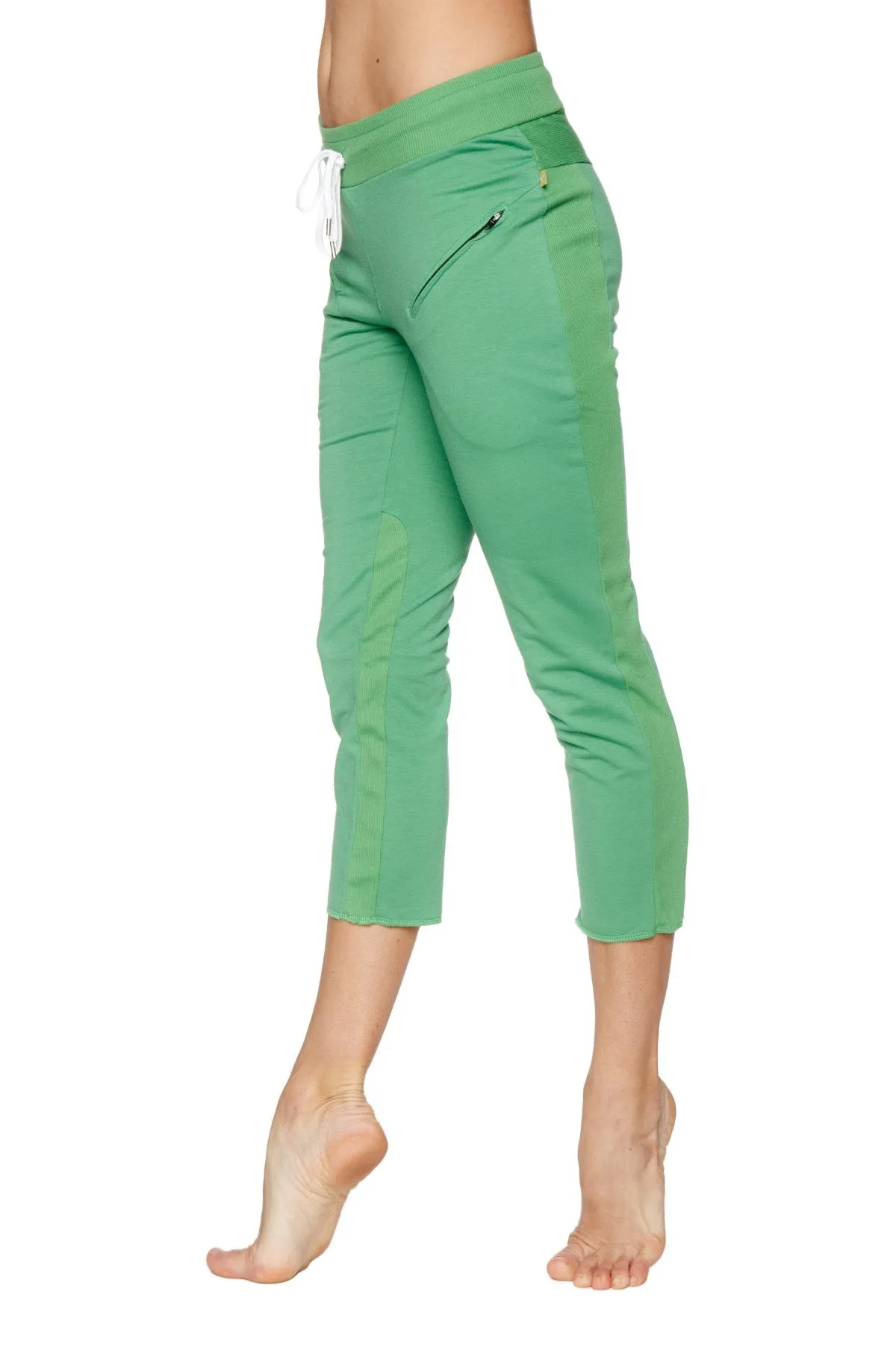 Women's 4/5 Length Zipper Pocket Capri Yoga Pant (Bamboo Green)