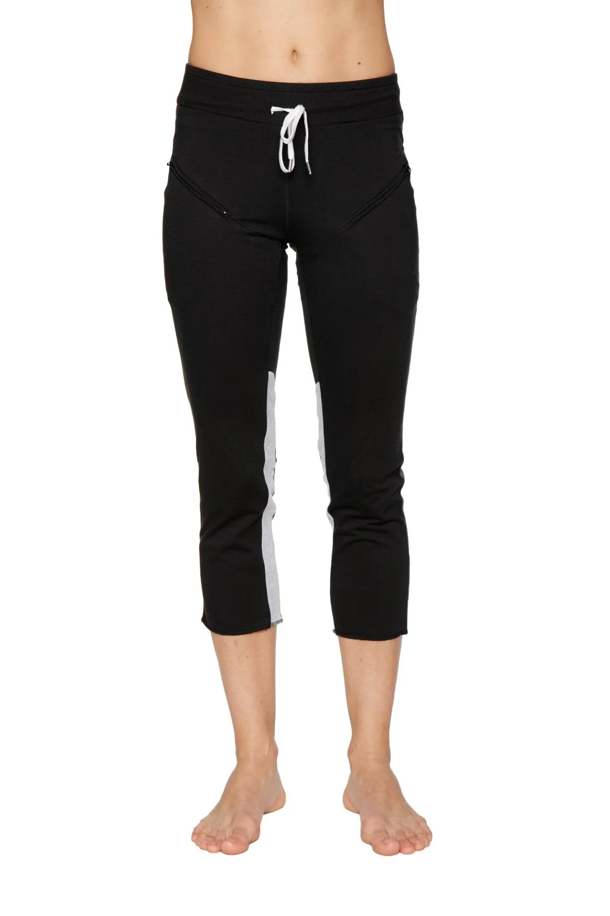 Women's 4/5 Length Zipper Pocket Capri Yoga Pant (Black w/Charcoal & Grey)