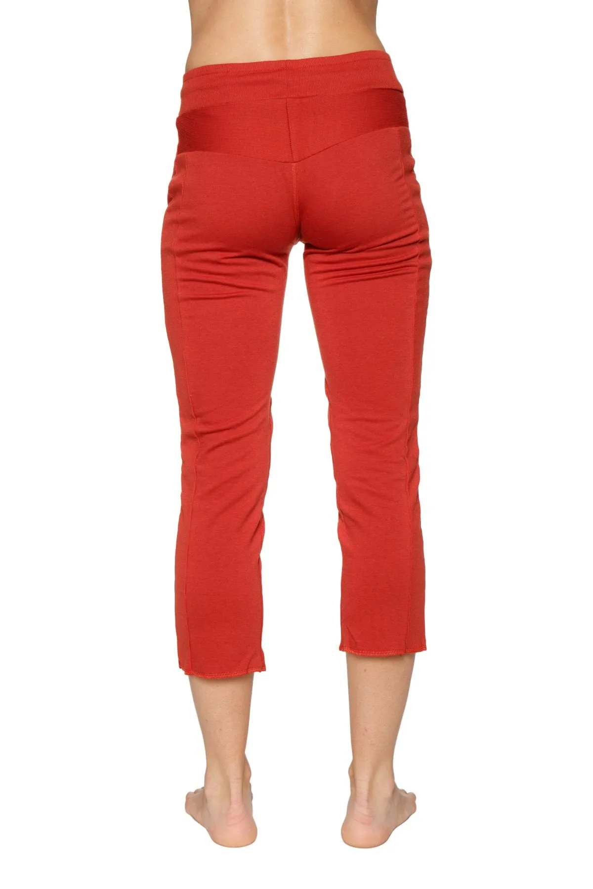 Women's 4/5 Length Zipper Pocket Capri Yoga Pant (Cinnabar)