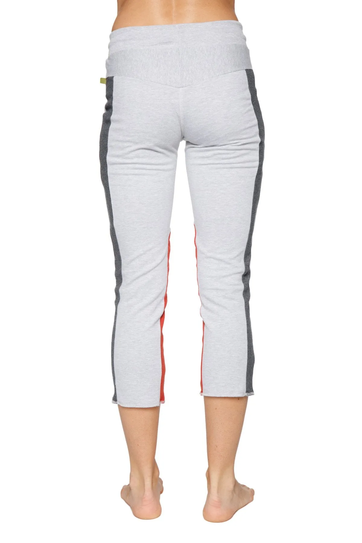 Women's 4/5 Length Zipper Pocket Capri Yoga Pant (Grey w/Charcoal & Red)