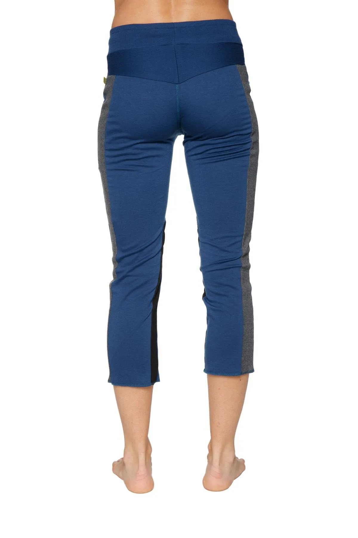 Women's 4/5 Length Zipper Pocket Capri Yoga Pant (Royal w/Charcoal & Black)